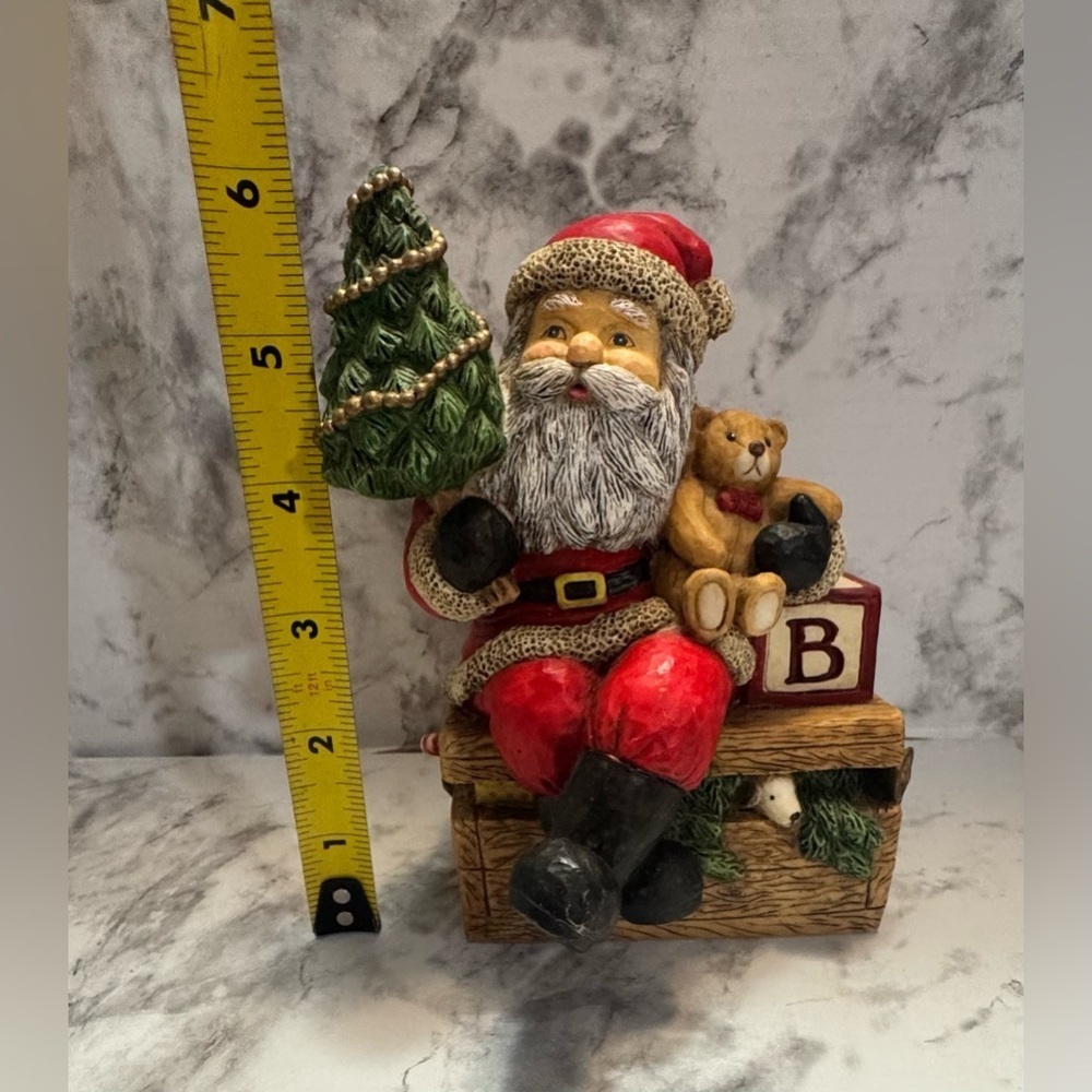 Vintage Kurt S. Adler SANTAS WORLD figurine.